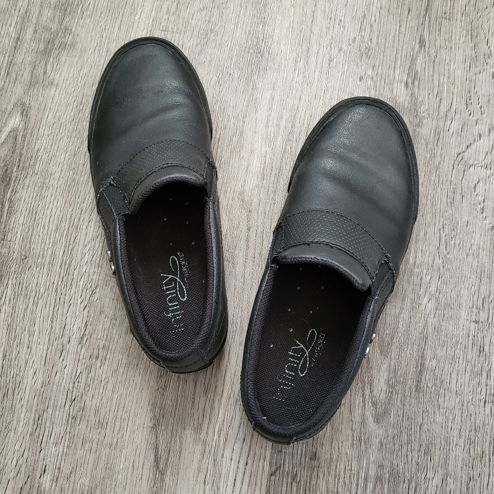 Infinity by Cherokee slip on shoes